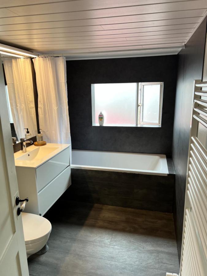 Day Dream Central Akureyri Three Bedroom Apt Екстер'єр фото