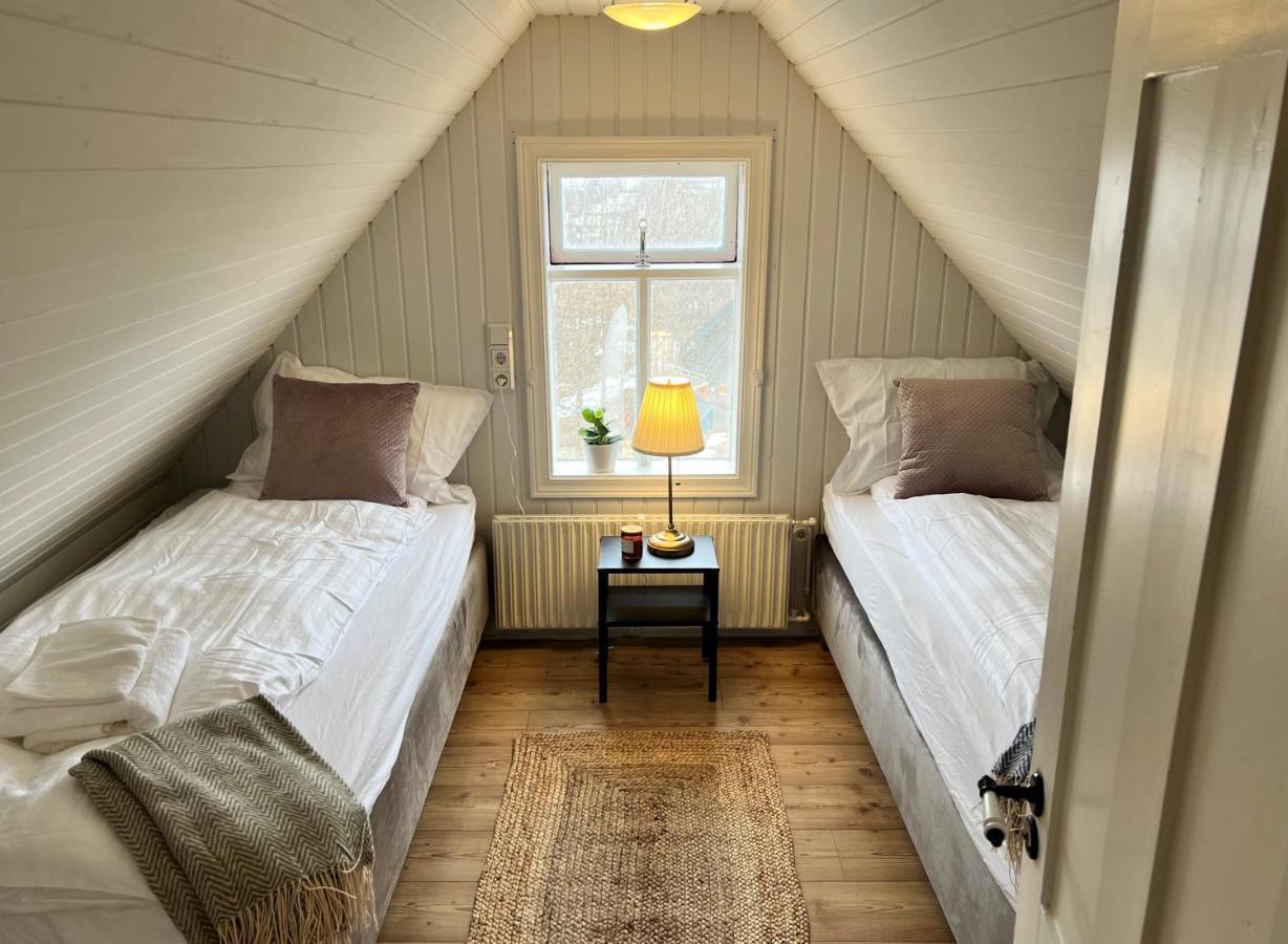 Day Dream Central Akureyri Three Bedroom Apt Екстер'єр фото