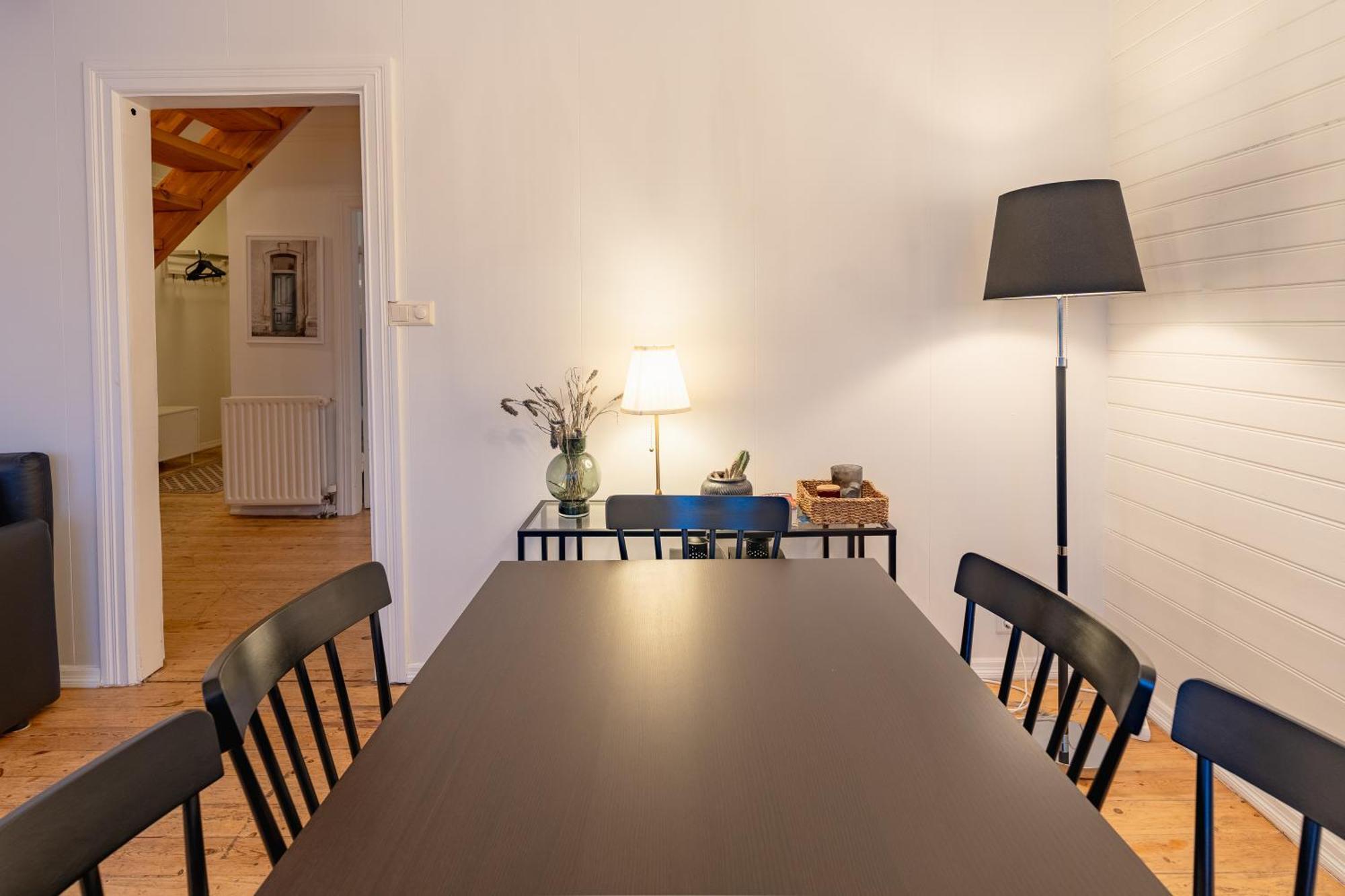 Day Dream Central Akureyri Three Bedroom Apt Екстер'єр фото
