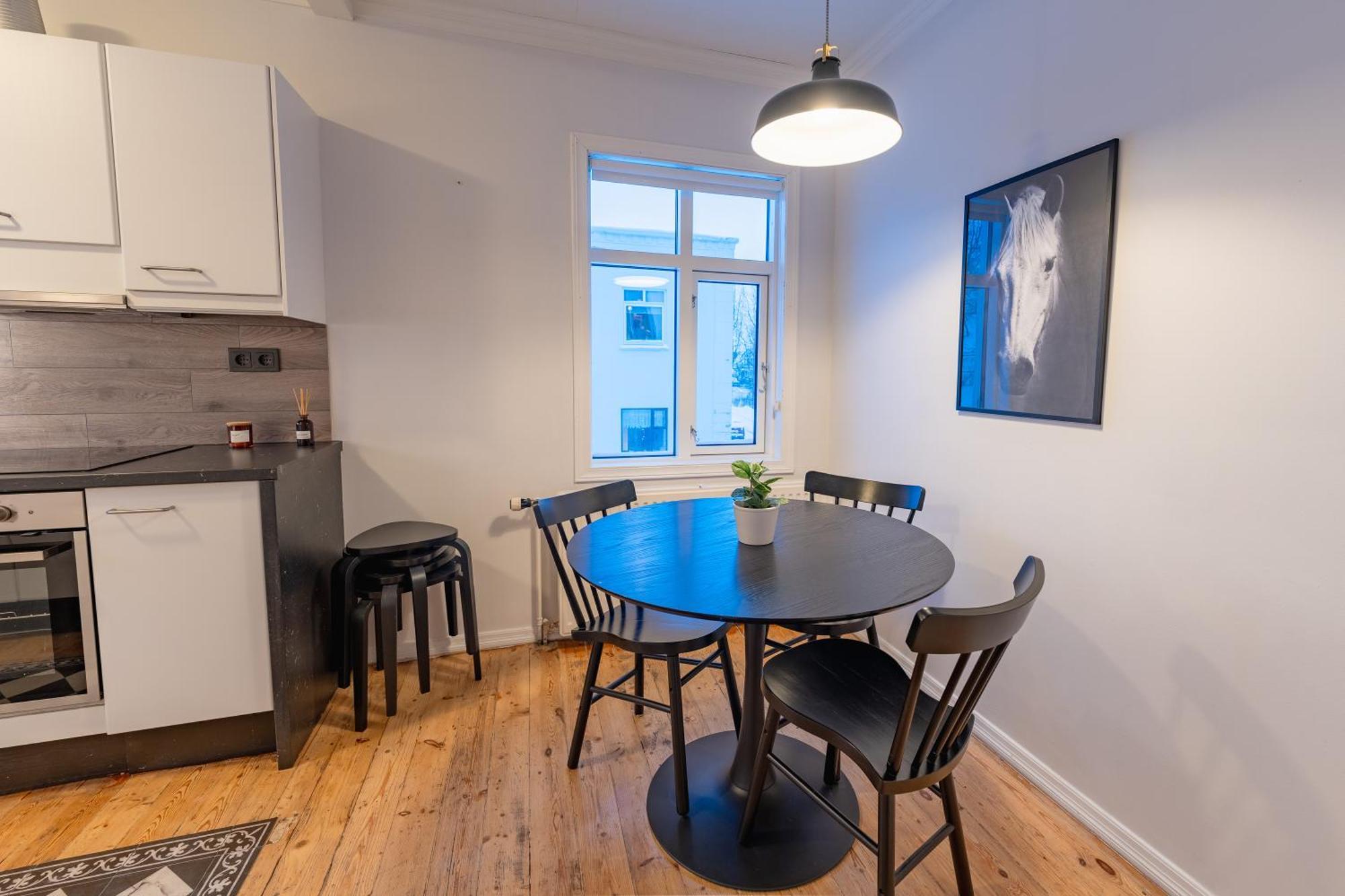 Day Dream Central Akureyri Three Bedroom Apt Екстер'єр фото