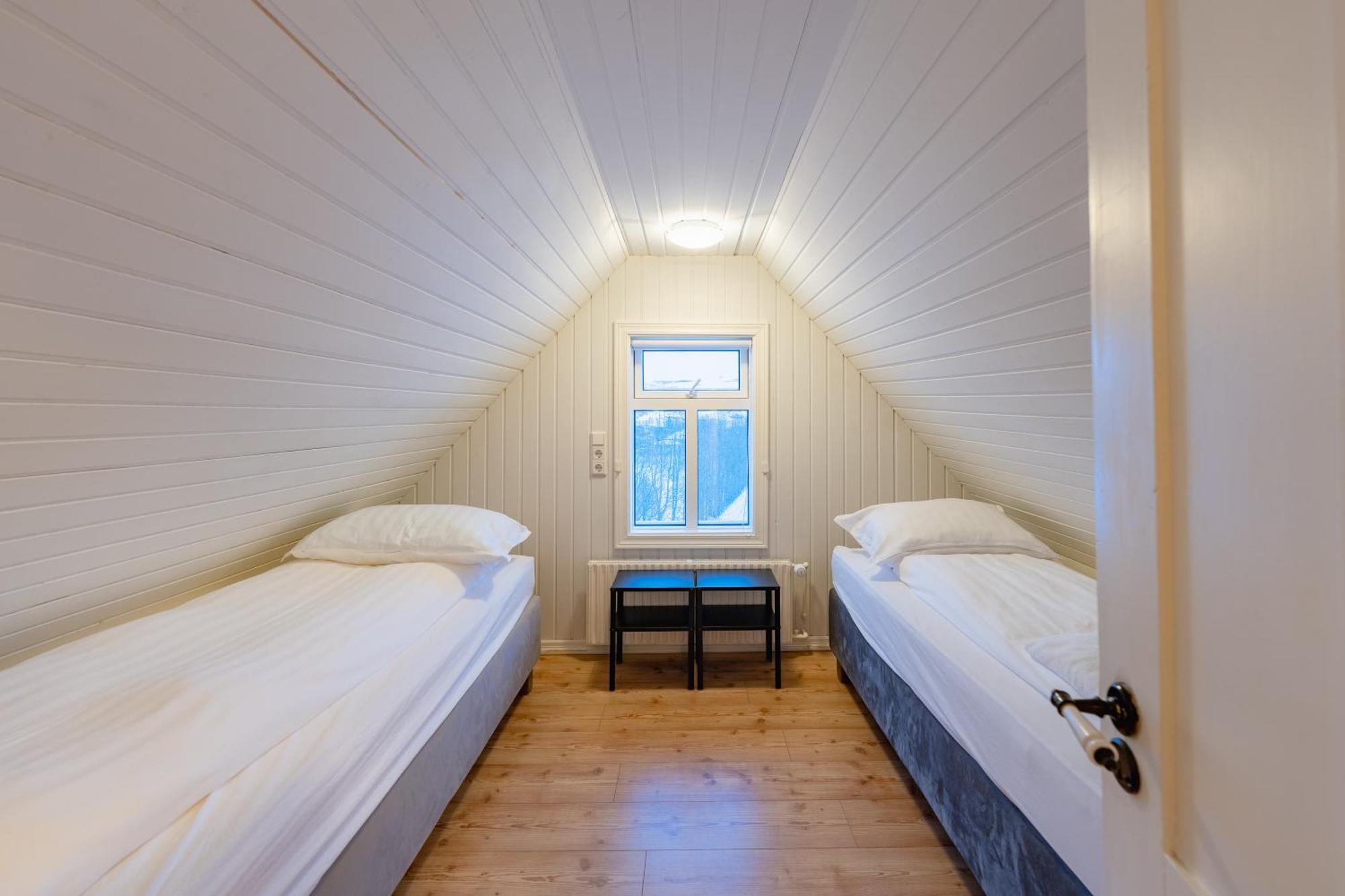 Day Dream Central Akureyri Three Bedroom Apt Екстер'єр фото