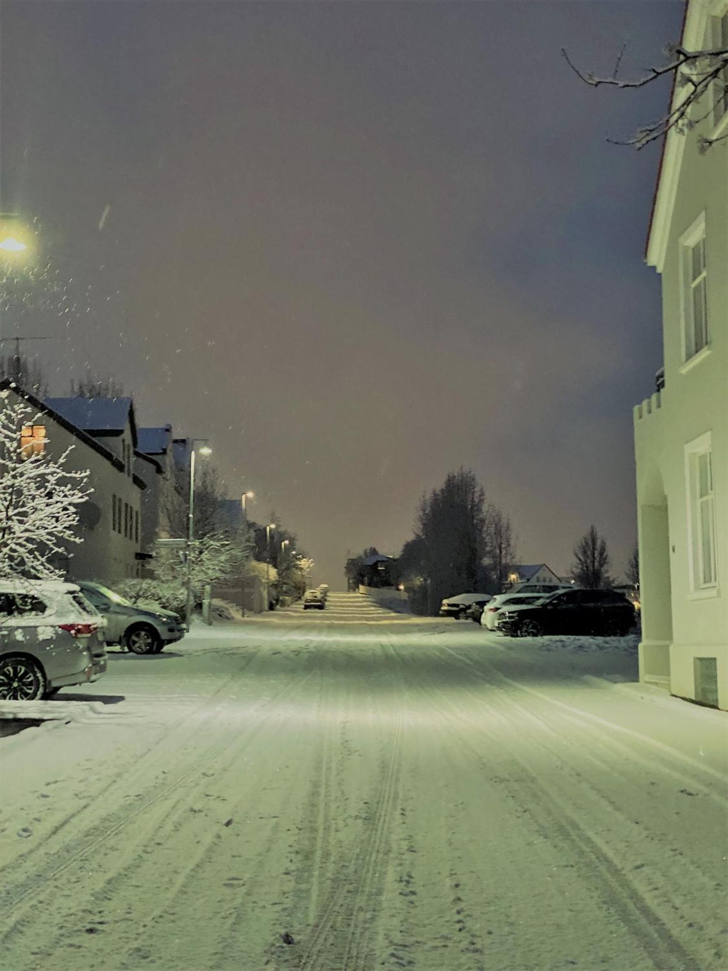 Day Dream Central Akureyri Three Bedroom Apt Екстер'єр фото